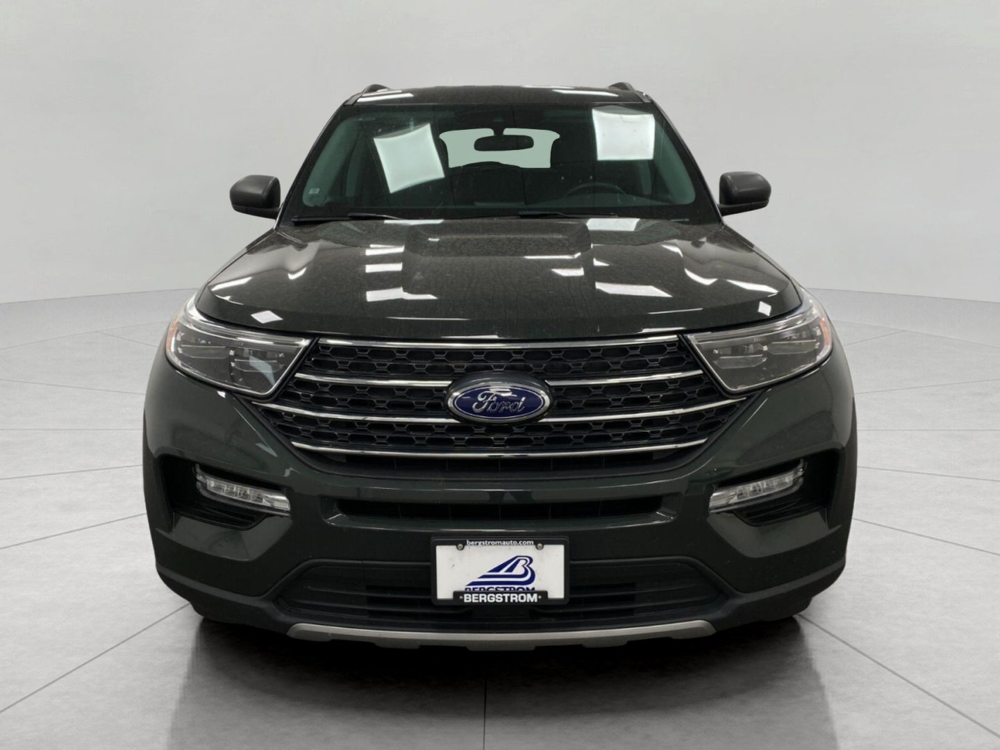 Used 2024 Ford Explorer XLT w/ Equipment Group 202A AWD/4WD image 11