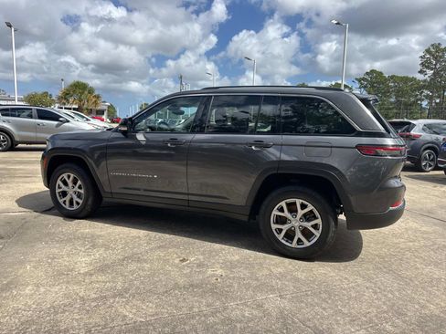 Used 2022 Jeep Grand Cherokee Limited AWD/4WD image 5