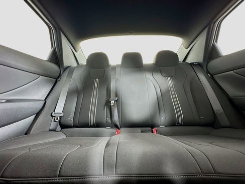 Certified 2025 Hyundai Elantra Sport image 25