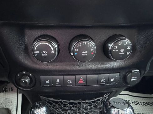 Used 2013 Jeep Wrangler Unlimited Sahara AWD/4WD image 26