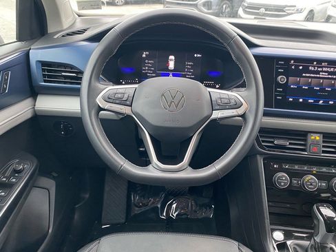 Certified 2024 Volkswagen Taos SE image 7