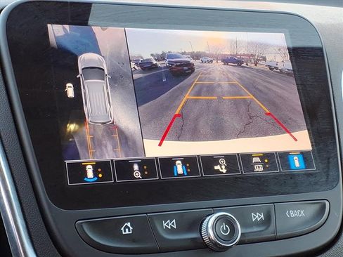 Used 2022 Chevrolet Equinox LT image 16