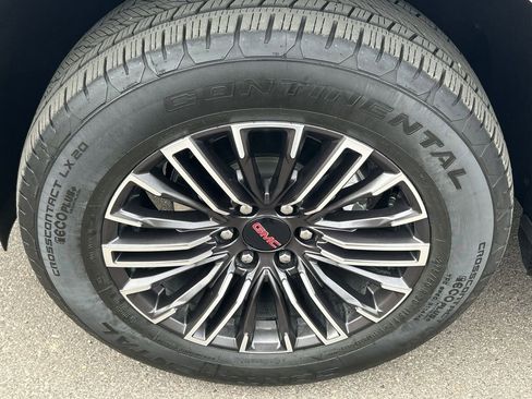 Used 2025 GMC Yukon Elevation image 34