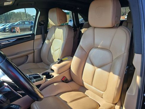 Used 2019 Porsche Macan image 20