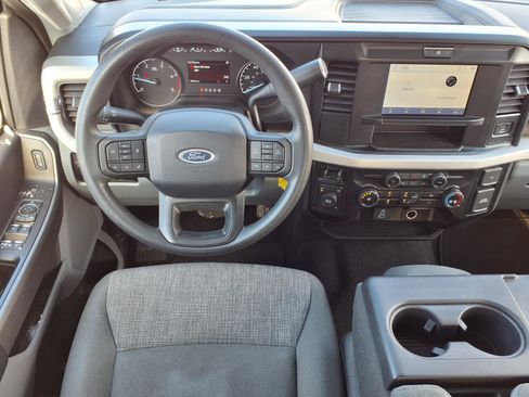 Used 2025 Ford F250 XLT image 5