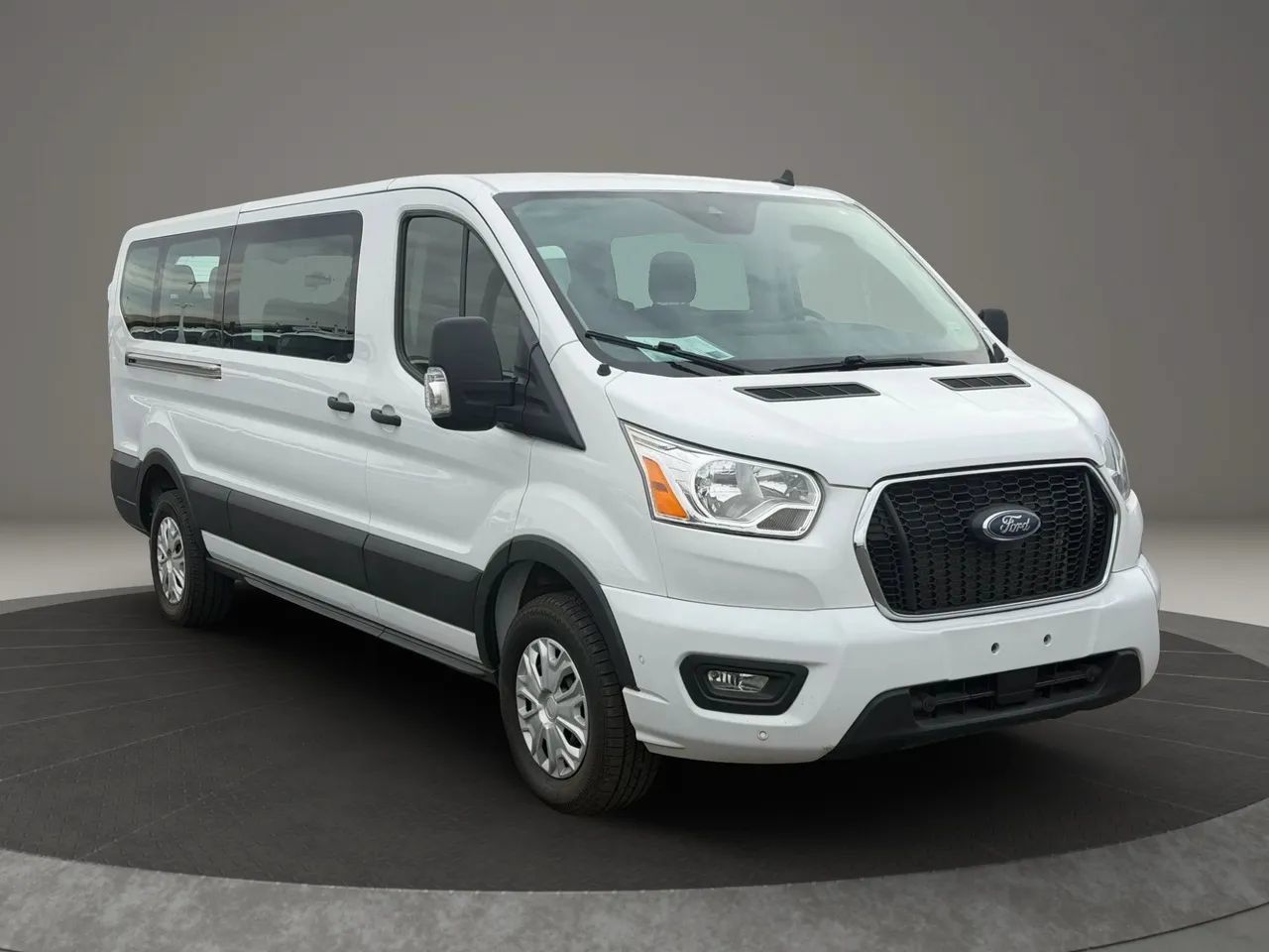 Used 2022 Ford Transit 350 XLT RWD image 8