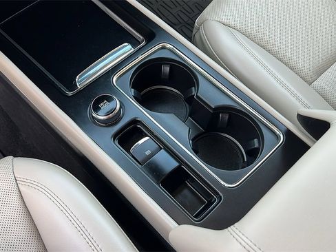 Used 2025 Lincoln Corsair Reserve w/ Jet Appearance Package image 15