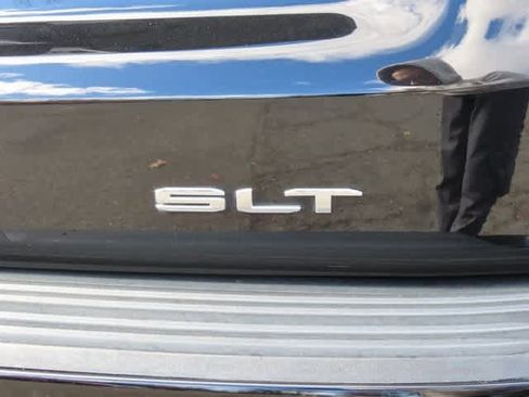 Used 2023 GMC Yukon SLT image 8