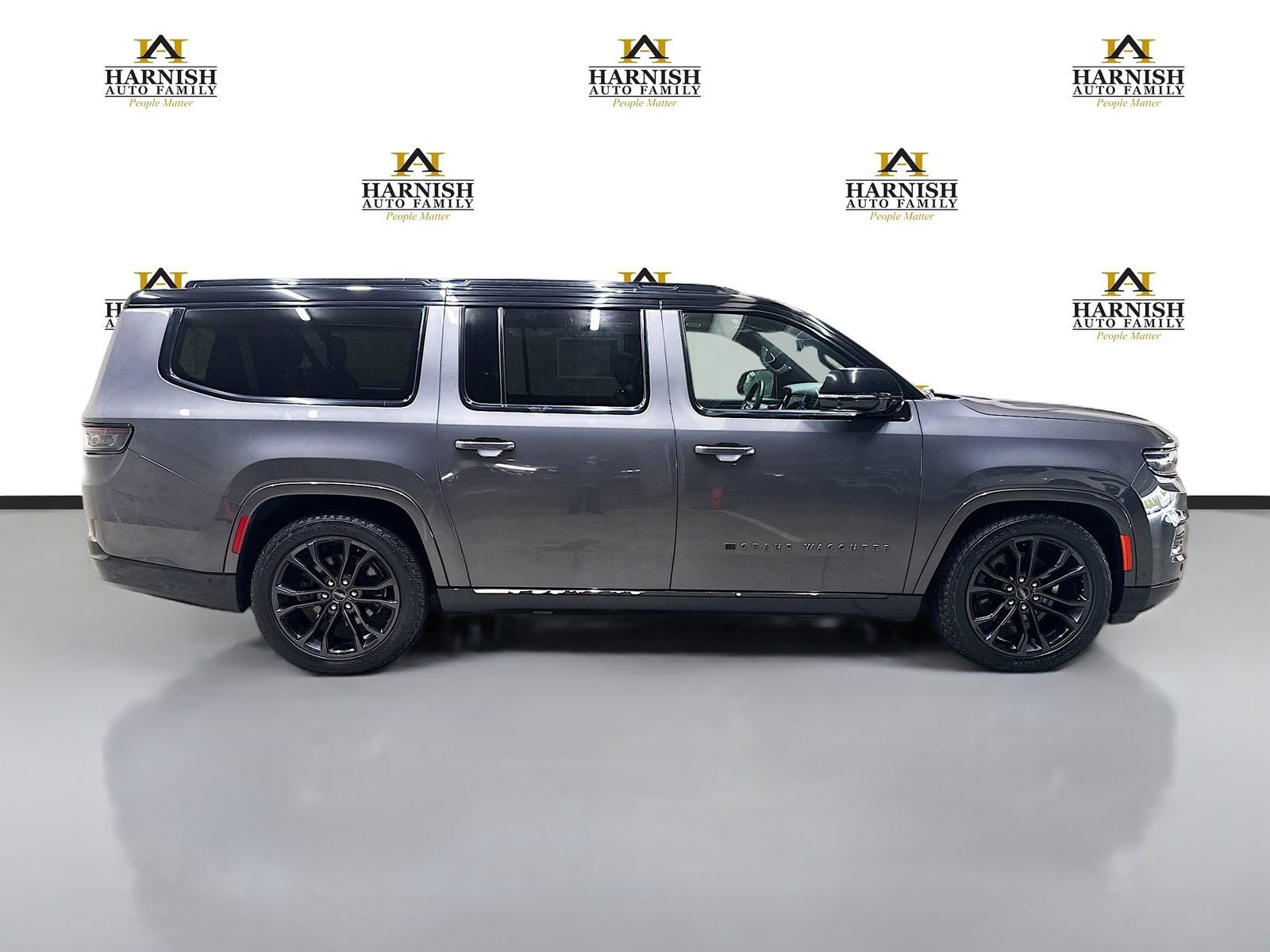 Used 2024 Jeep Grand Wagoneer L Series II w/ Quick Order Packagew 28T AWD/4WD image 4