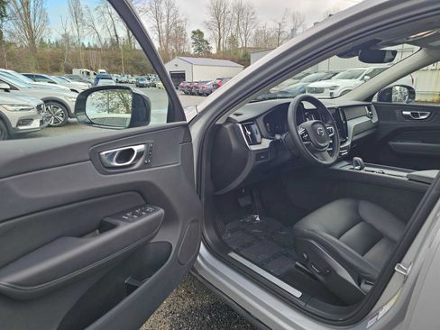 Certified 2025 Volvo XC60 B5 Plus AWD/4WD image 23