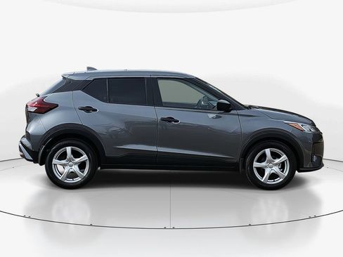 Used 2025 Nissan Kicks Play S image 9