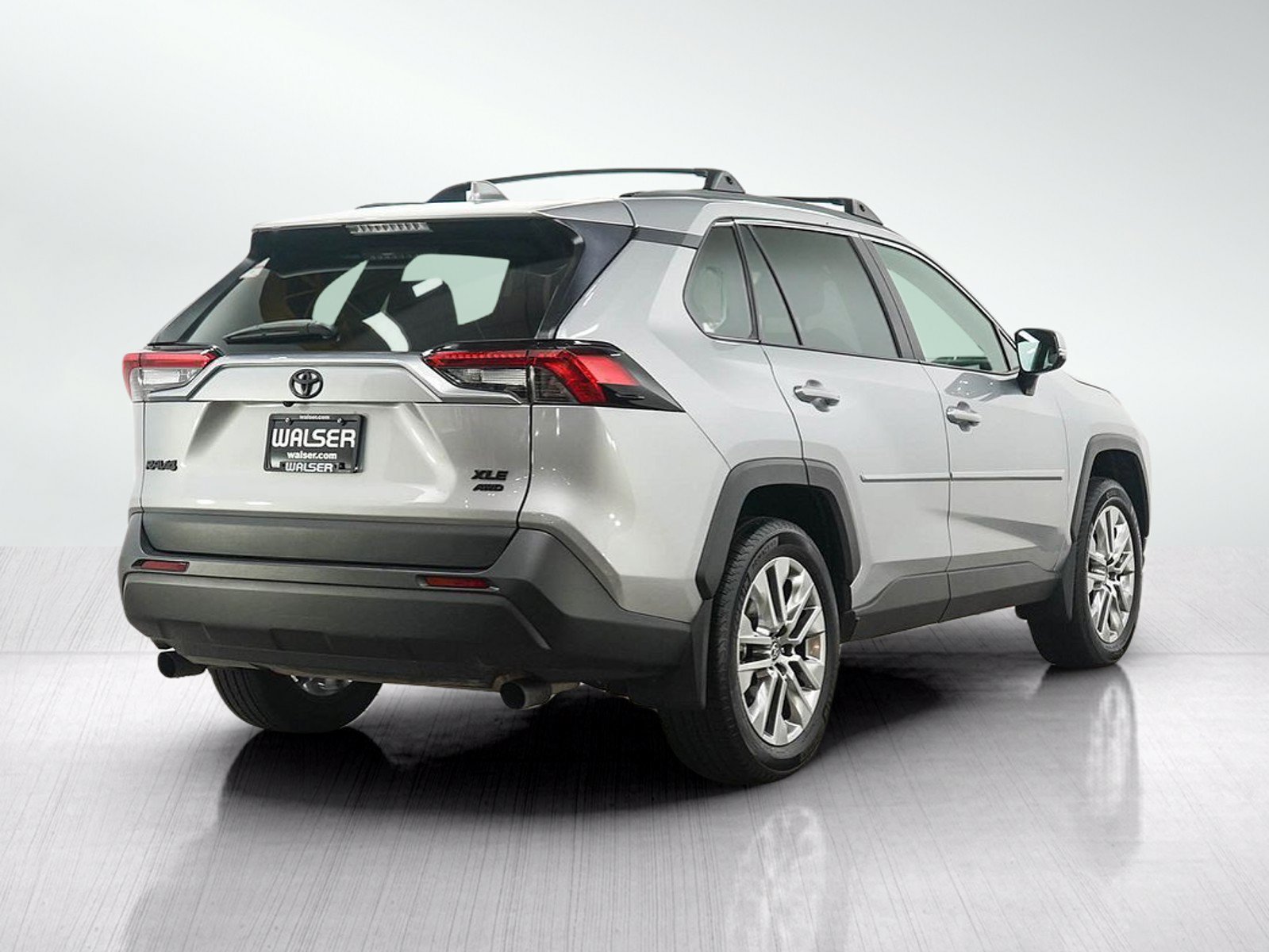 Used 2025 Toyota RAV4 XLE Premium w/ Weather Package AWD/4WD image 5