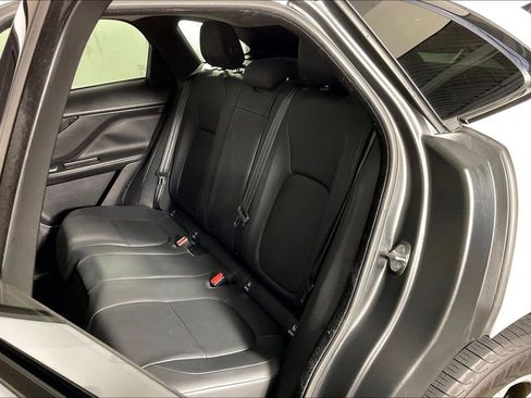 Used 2017 Jaguar F-PACE Premium image 25