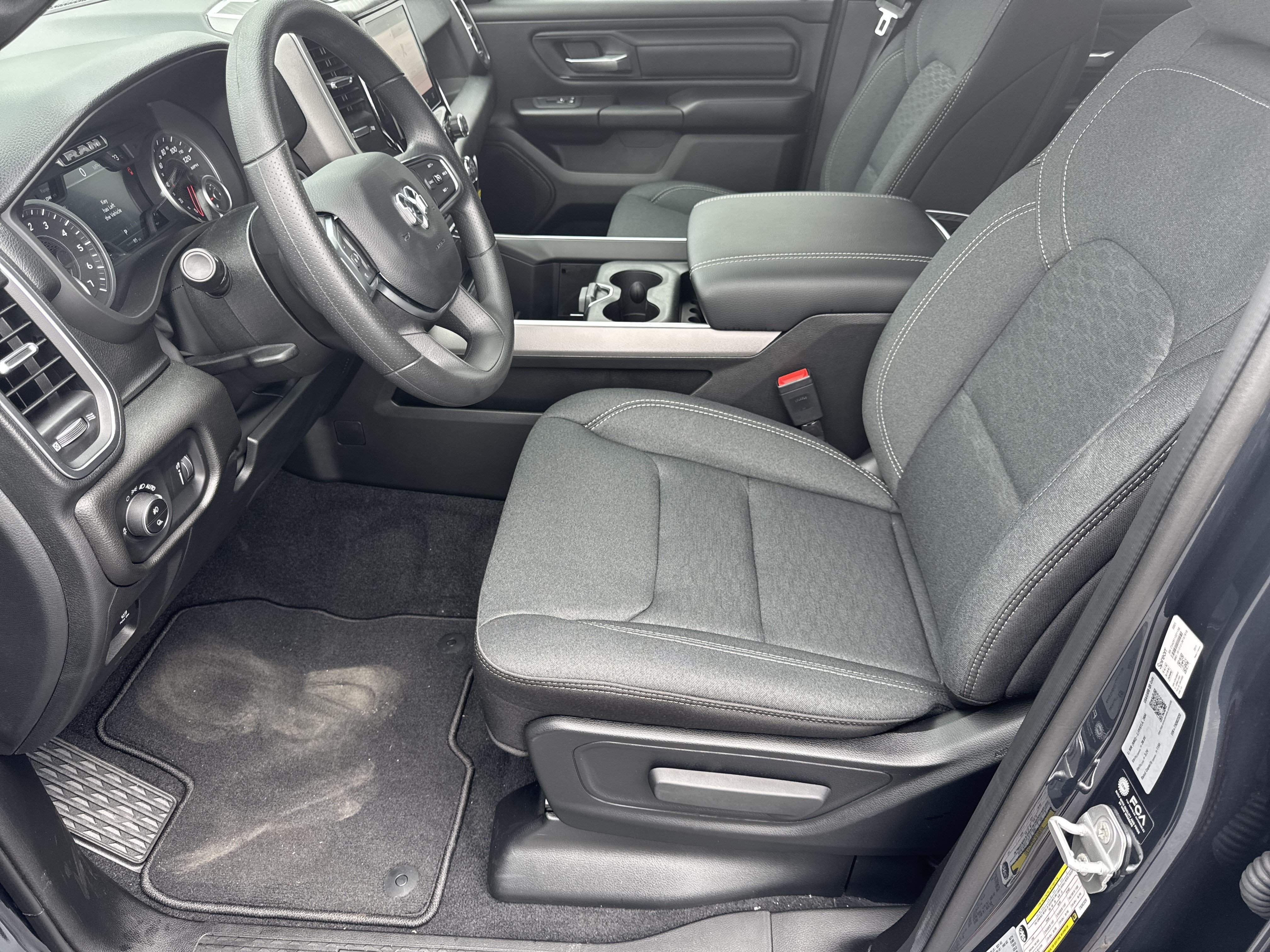 New 2026 RAM 1500 Express AWD/4WD image 9