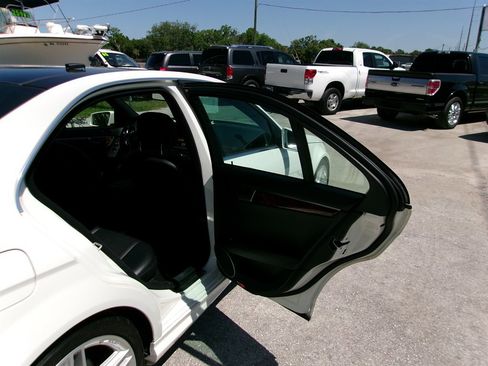 Used 2012 Mercedes-Benz C 300 4MATIC Sedan w/ Lighting Pkg image 19