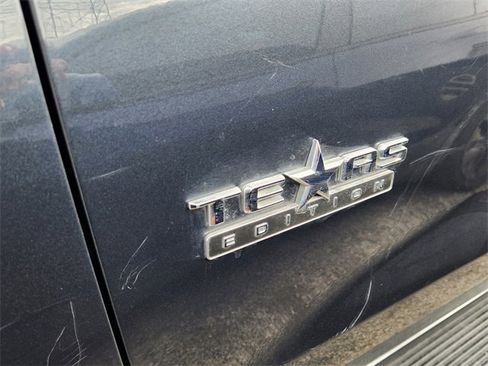 Used 2021 Chevrolet Silverado 1500 LT w/ Bed Protection Package image 9