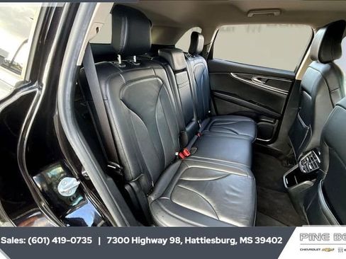 Used 2021 Lincoln Nautilus Standard w/ Equipment Group 101A image 20