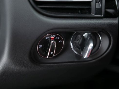 Certified 2025 Porsche Macan image 20