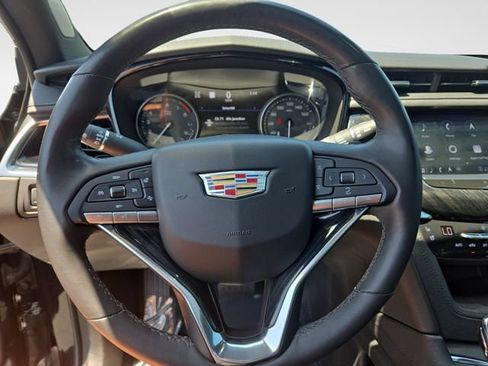 Used 2020 Cadillac XT6 Premium Luxury AWD/4WD image 21