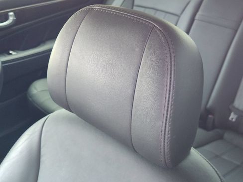 Used 2013 Hyundai Equus Signature RWD image 25