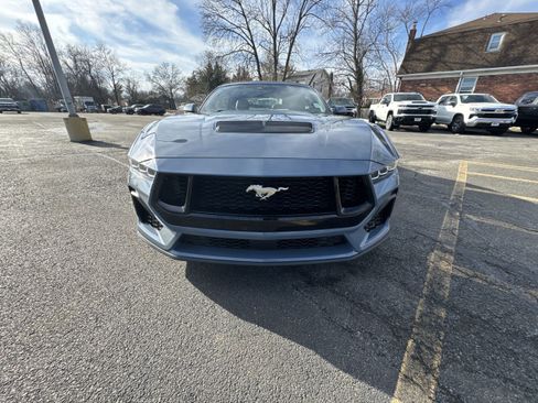 Used 2025 Ford Mustang GT Premium image 32