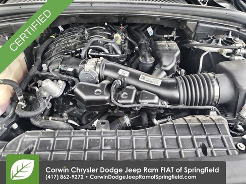 Used 2024 Jeep Grand Cherokee Laredo w/ Trailer Tow Package AWD/4WD image 32