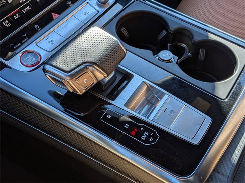 Used 2022 Audi RS Q8 image 20