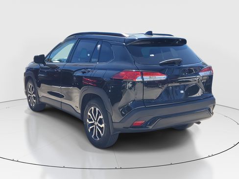 Certified 2024 Toyota Corolla Cross SE image 5