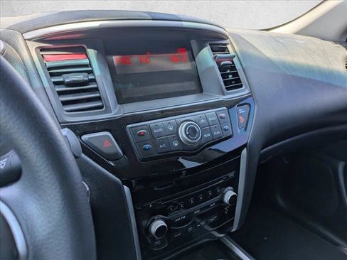 Used 2013 Nissan Pathfinder S AWD/4WD image 11