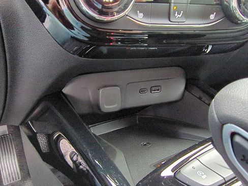 New 2026 Chevrolet Trax ACTIV w/ Sunroof Package image 28