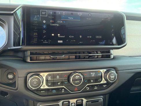 Used 2025 Jeep Wrangler Unlimited Sahara w/ Safety Group AWD/4WD image 26