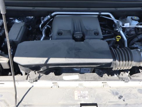 Used 2024 GMC Canyon AT4 w/ Canyon Safety Plus Package AWD/4WD image 16