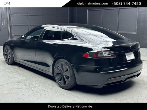 Used 2021 Tesla Model S Plaid image 5