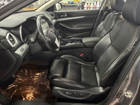 Used 2017 Nissan Maxima 3.5 SV image 9