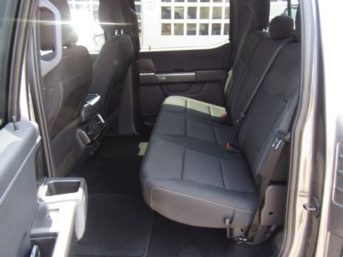 Used 2022 Ford F150 XLT w/ XLT Black Appearance Package image 10