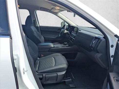 Used 2025 Nissan Pathfinder SV FWD image 20