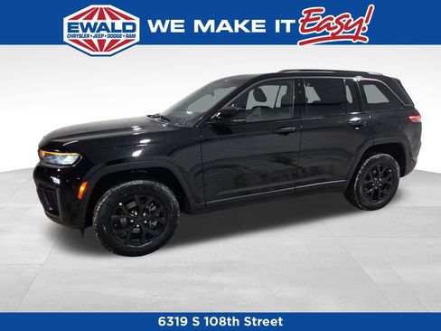 New 2026 Jeep Grand Cherokee Altitude image 20