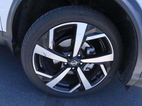 Used 2021 Nissan Rogue Sport SL w/ Premium Package FWD image 18