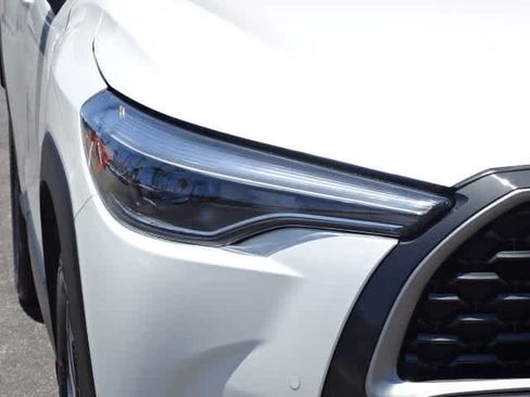 Certified 2023 Toyota Corolla Cross XLE FWD image 5