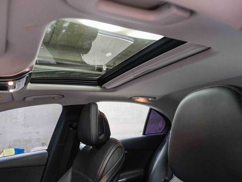 Used 2022 Mercedes-Benz C 300 Sedan image 31