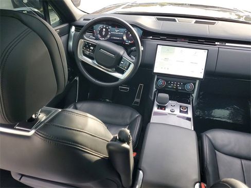 Certified 2023 Land Rover Range Rover SE image 17
