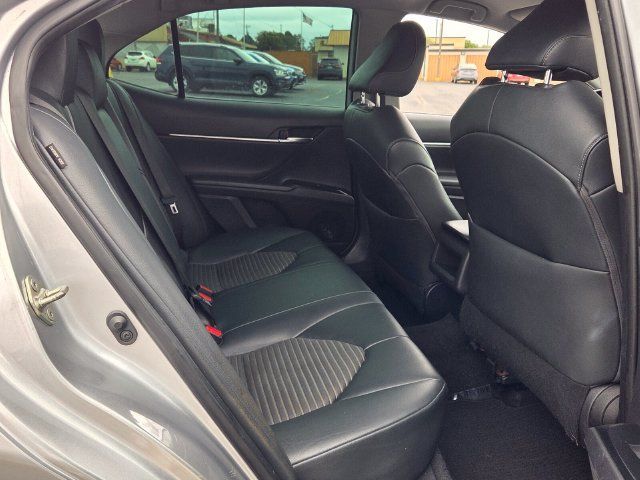 Used 2019 Toyota Camry SE FWD image 14