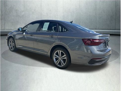 Used 2023 Volkswagen Jetta SE FWD image 3