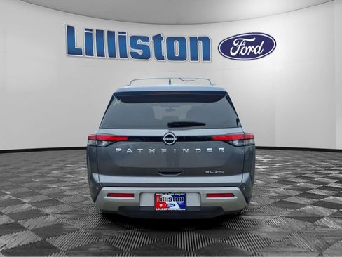 Used 2023 Nissan Pathfinder SL image 4