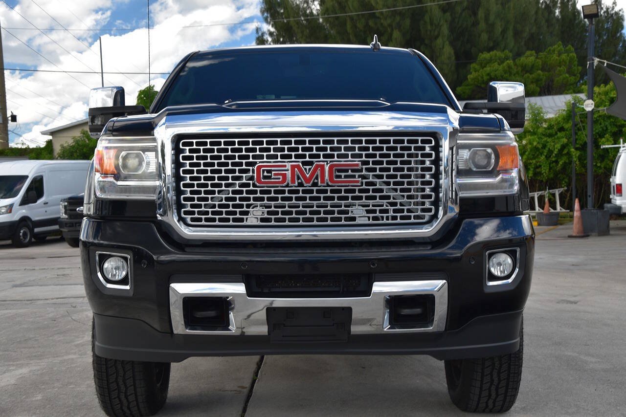 Used 2015 GMC Sierra 2500 Denali AWD/4WD image 2