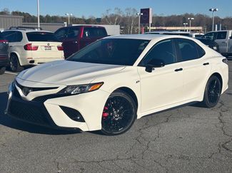 Used 2020 Toyota Camry SE video 2