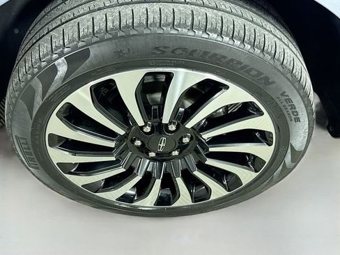 Used 2023 Lincoln Navigator L Black Label AWD/4WD image 34