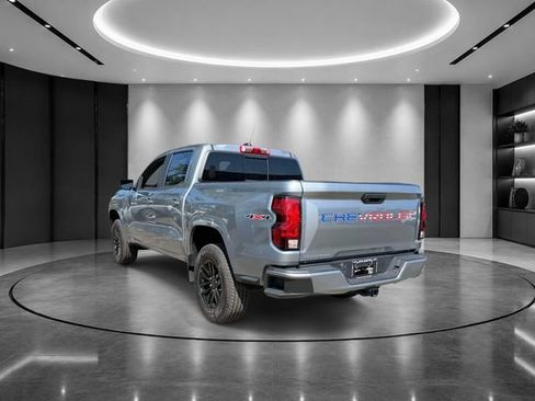 Used 2024 Chevrolet Colorado LT w/ LT Convenience Package II AWD/4WD image 5