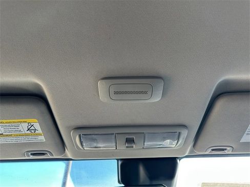 Used 2022 Nissan Frontier SV image 27