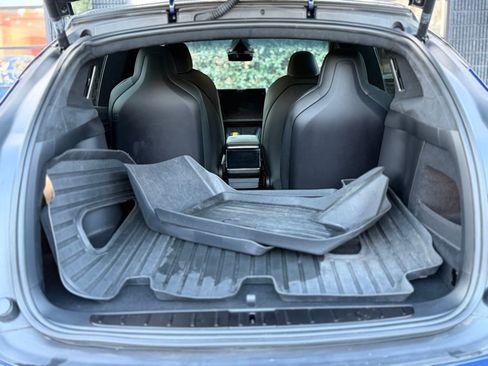 Used 2022 Tesla Model X image 18